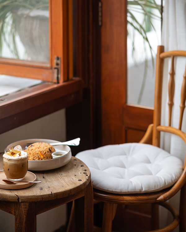 bangkok cafe aesthetic